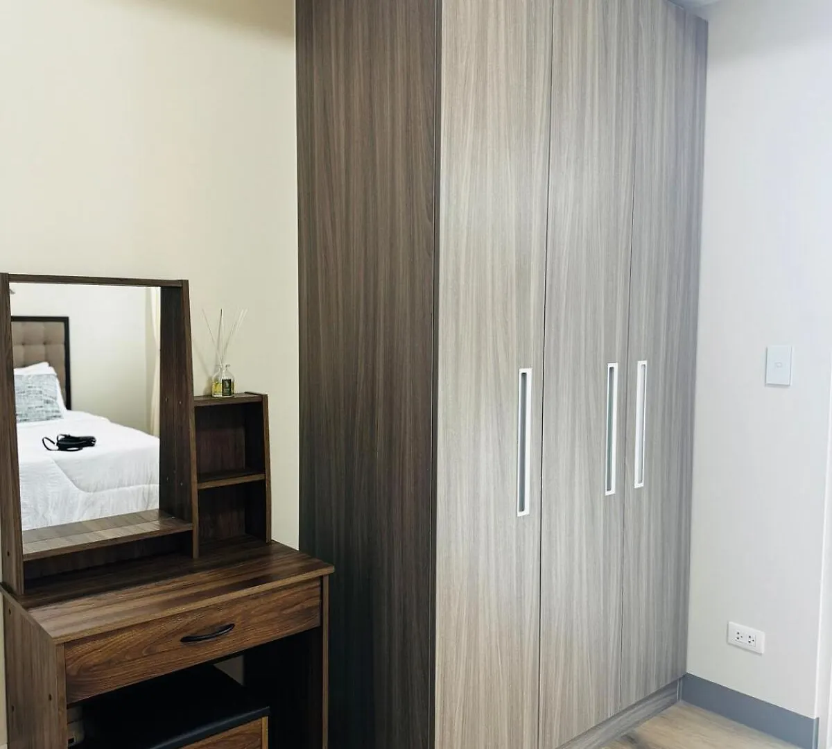 Apartment Cozy 1Br At Park Mckinley West Near Bgc & Venice Mall Manila Philippines