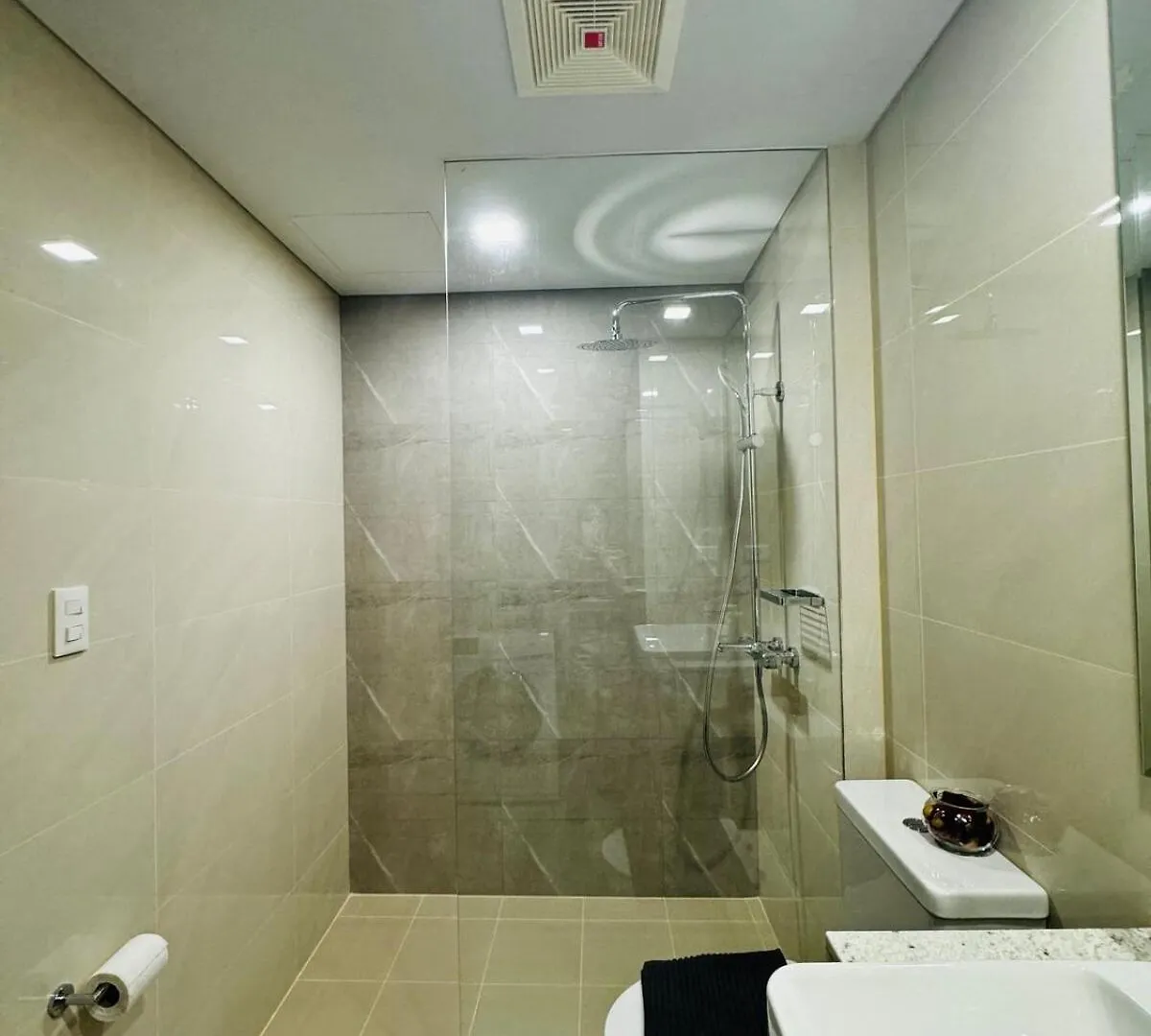 Cozy 1Br At Park Mckinley West Near Bgc & Venice Mall Manila 0*,  Philippines